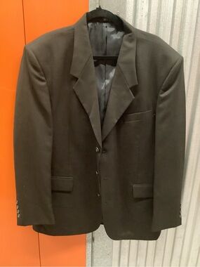 Men's Black Single-Breasted Suit Jacket - Classic Formal Blazer